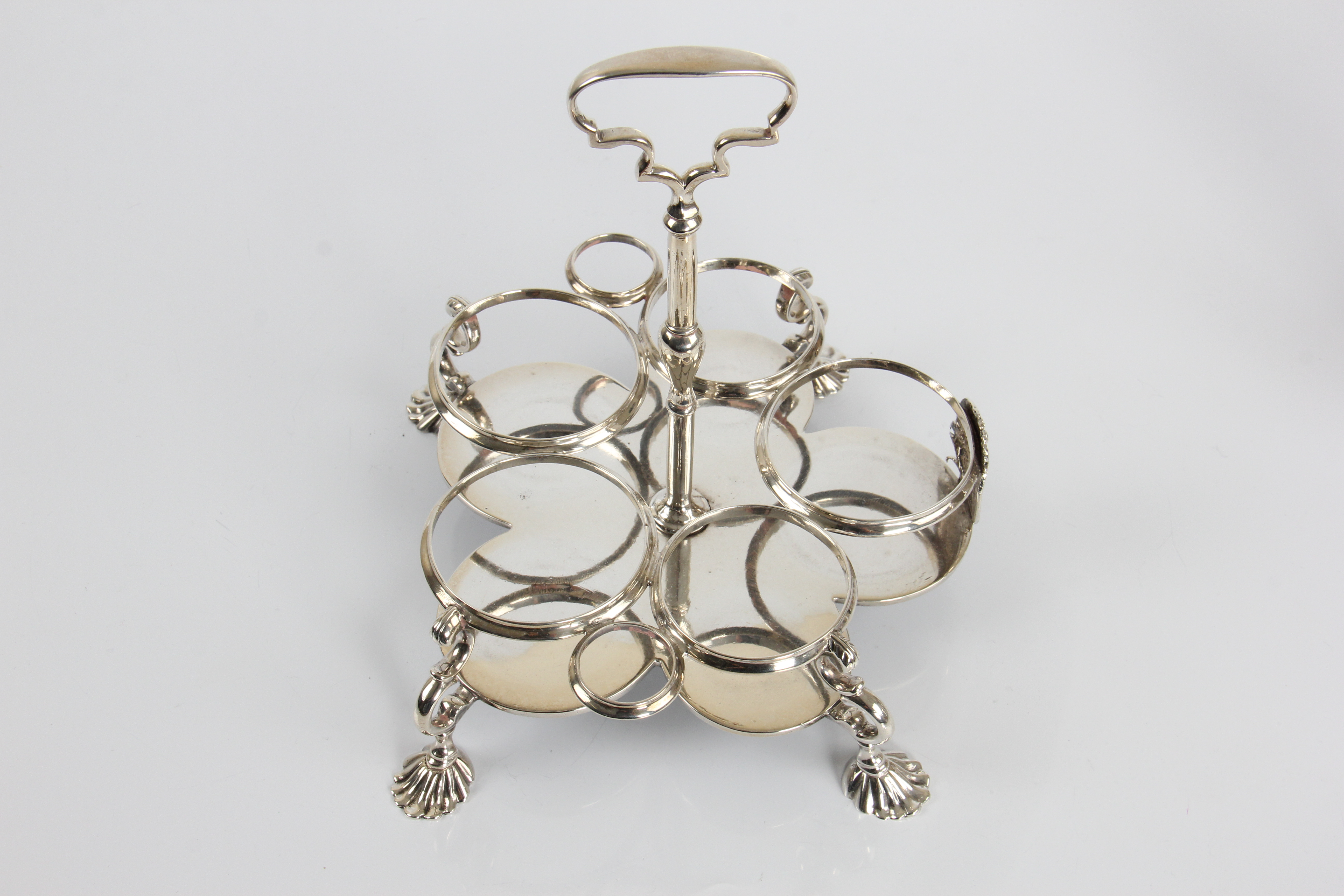 A George II glass and silver 5 bottle sauce/cruet set - Image 2 of 5