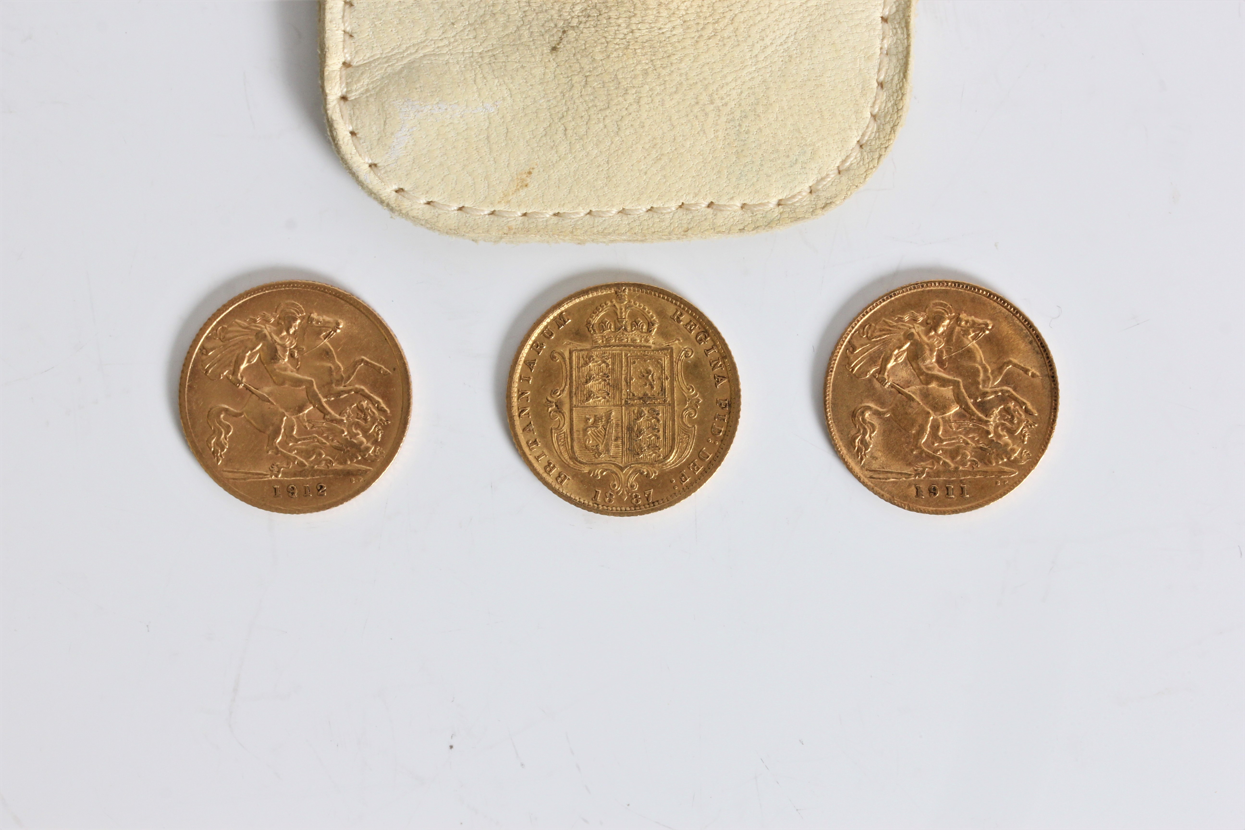 Three half sovereigns, dated1887,1911,1912. Online viewing and bidding only. No in person - Image 2 of 2