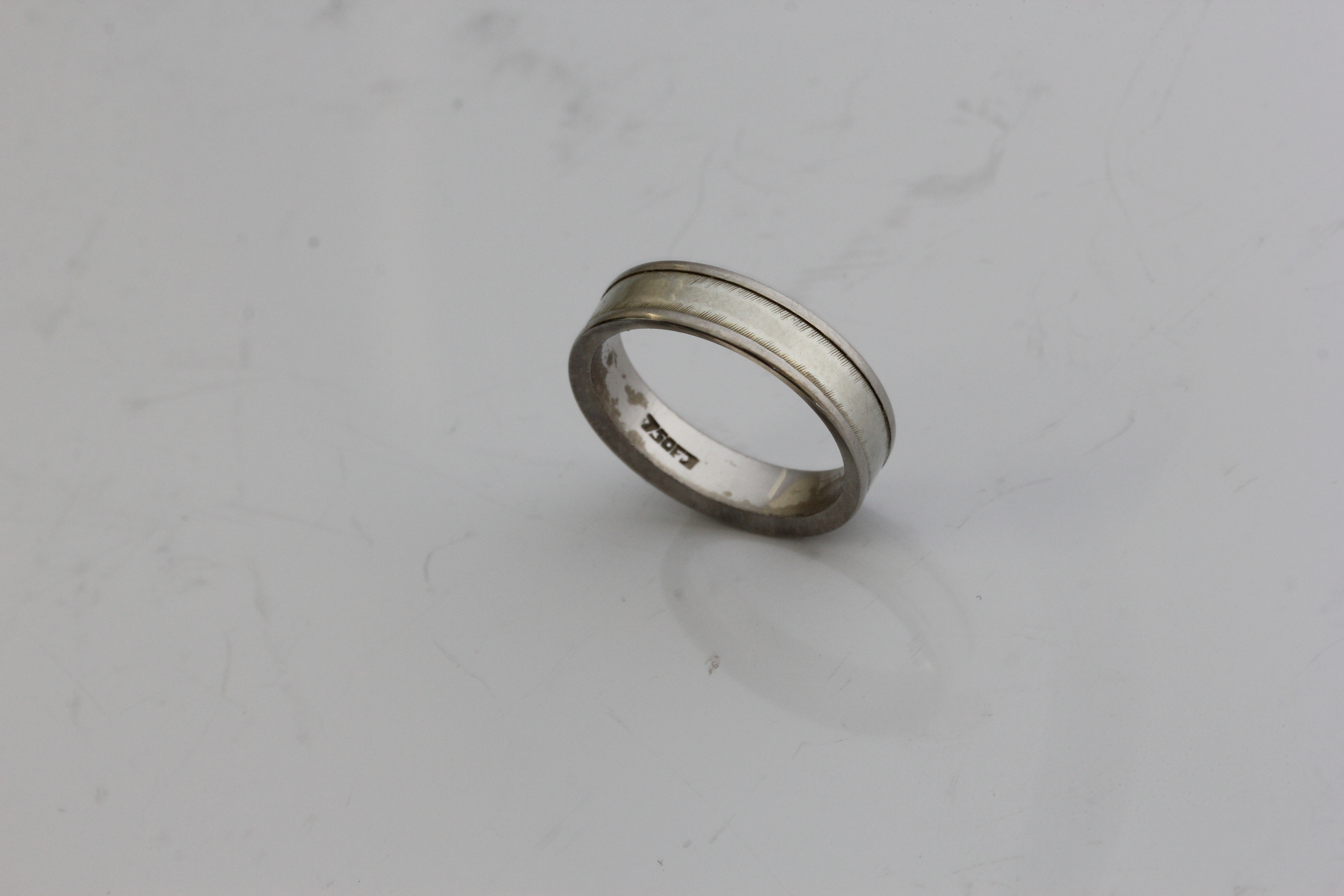 A white gold wedding band ring, marked 750, ring size K 1/2, approx. weight 4.93gms. Online - Image 2 of 4