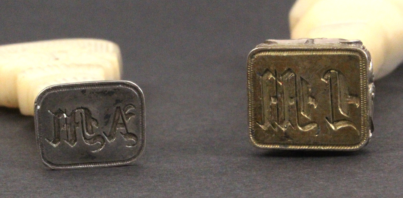 Two 19th Century French mother of pearl seals, comprising a Palais Royal style example with leaf - Image 2 of 2