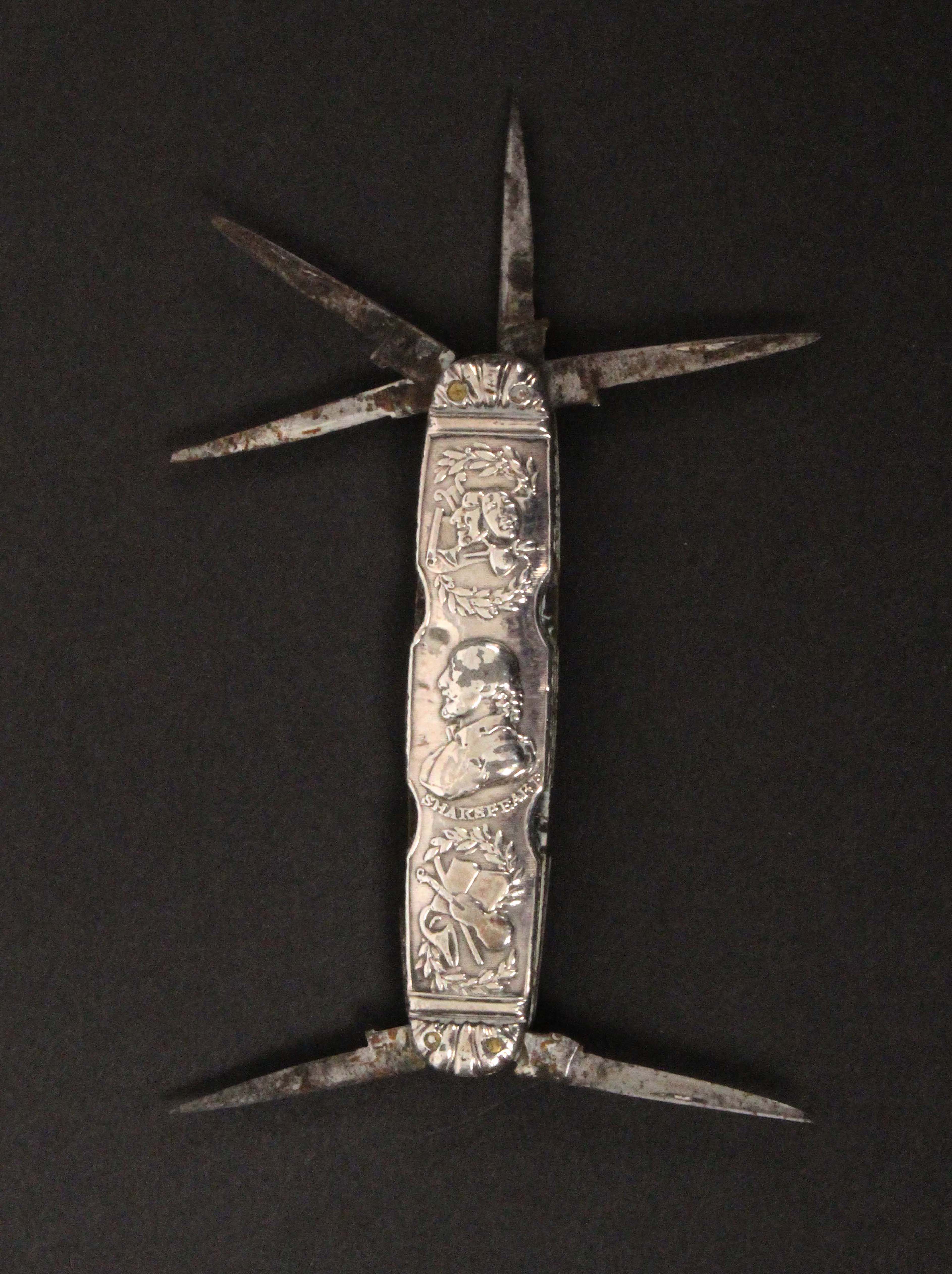 A late 18th century pocket knife commemorating Shakespeare probably produced for David Garrick’s - Image 2 of 2