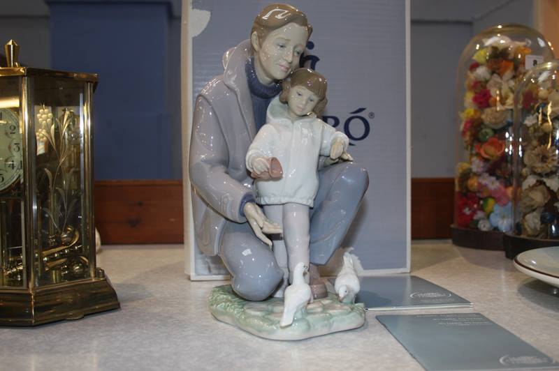 Lladro figure of a man and child feeding pigeons - Image 2 of 2