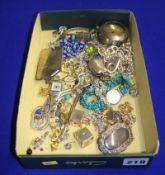 Tray of assorted costume jewellery