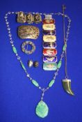 Assorted Oriental jewellery