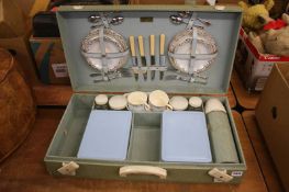 A Brexton picnic set