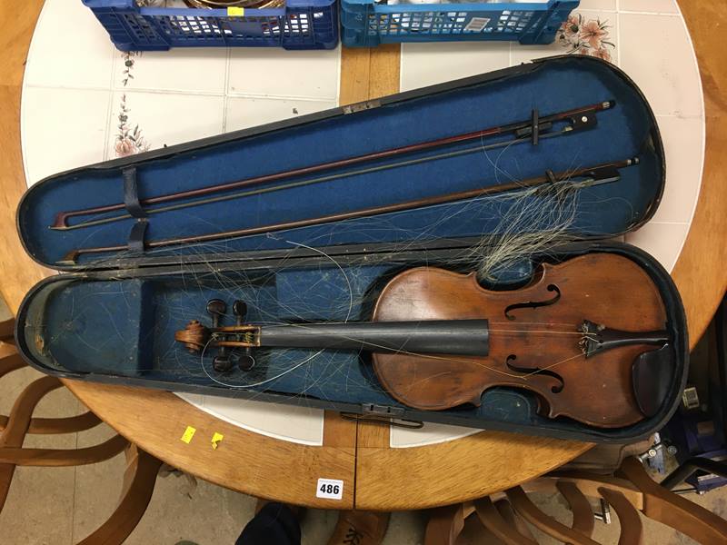 A violin in a case - Image 6 of 16