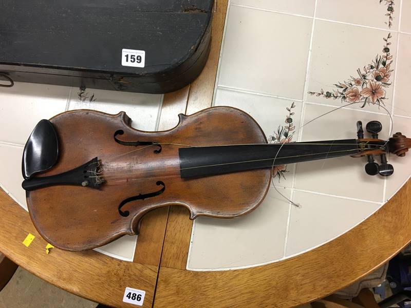 A violin in a case - Image 15 of 16