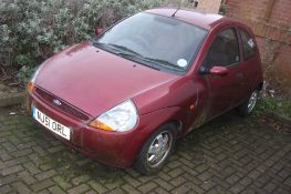 Red Ford KA, petrol, 2001