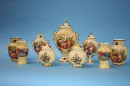 Nine pieces of Aynsley 'Orchard Gold'