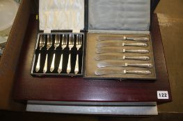 Assorted cutlery