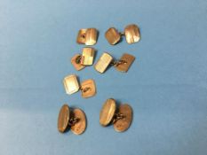 Three pairs of 9ct gold cufflinks and one spare, 20g