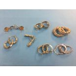 Quantity of 9ct gold earrings etc.