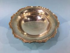 A silver bowl, Barker Brothers, Chester, 1915, 15 ozts