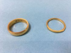 Two 22ct gold rings, 10g