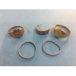 An 18ct gold signet ring, an 18ct gold ring, 7.1g and three other unmarked rings