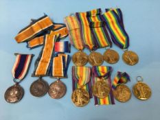A collection of eleven World War One medals, comprising War medals and eight Victory medals, to 11