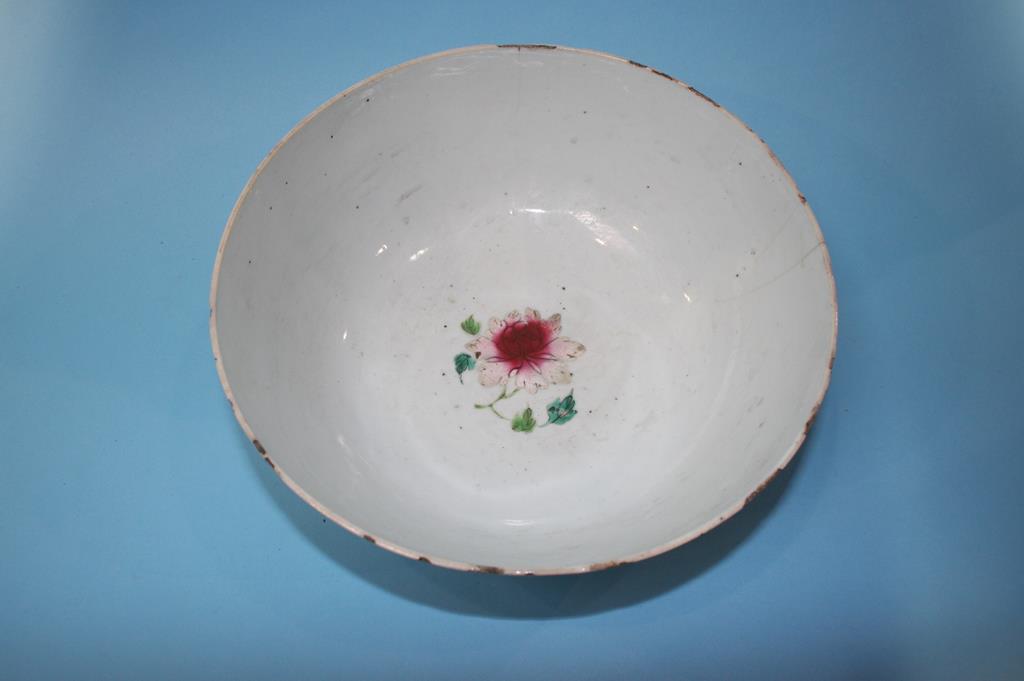 A Chinese circular bowl, 24cm diameter - Image 8 of 9