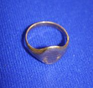 9ct gents signet ring 5.9g