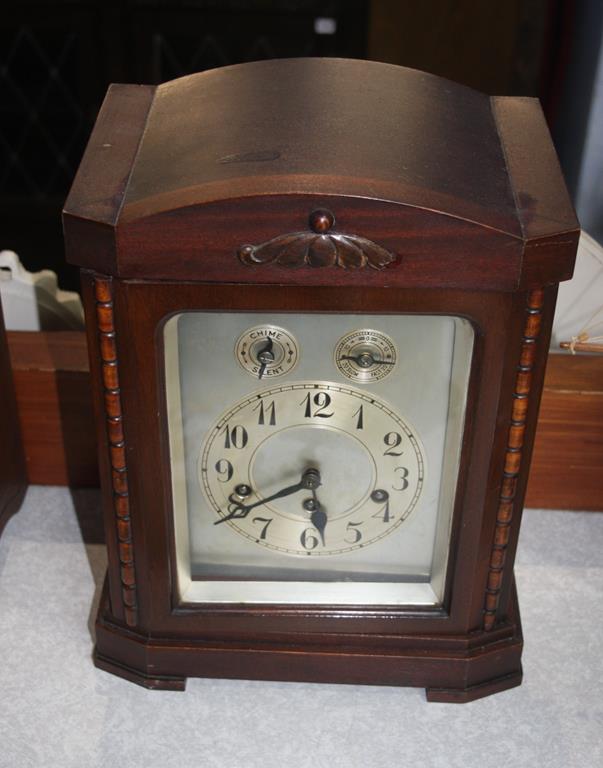 An Edwardian mahogany 8 day mantel clock