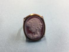 A 9ct gold Cameo ring