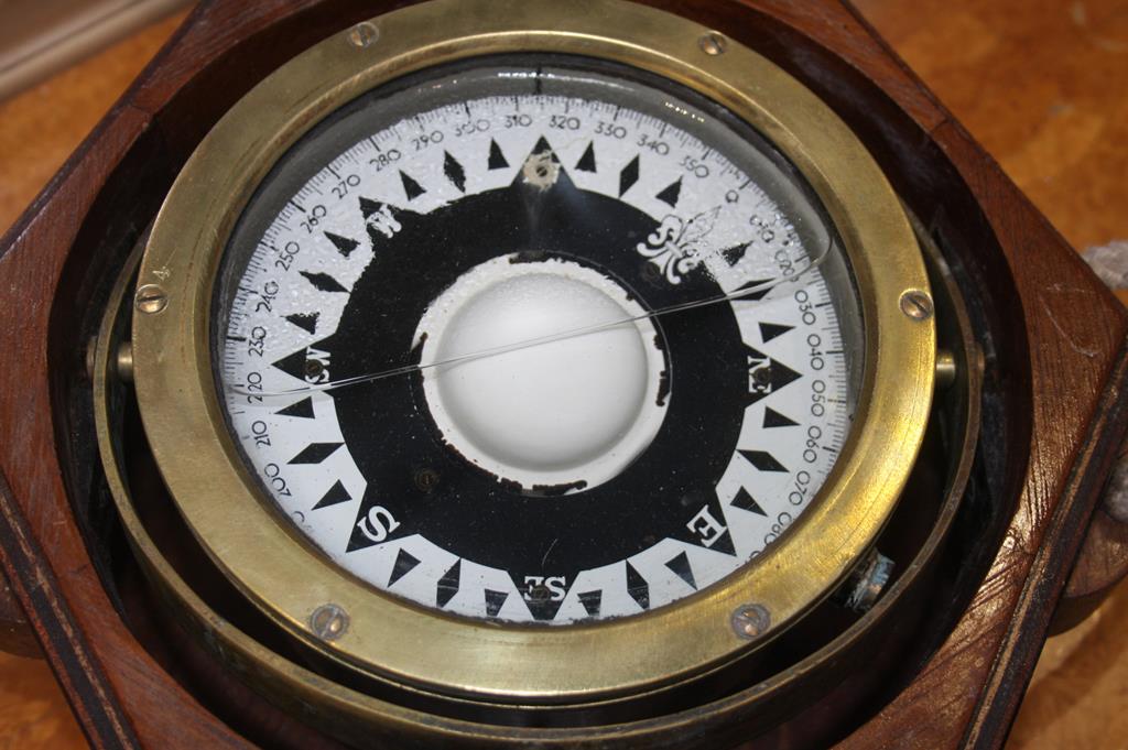 A gimbled Ship's compass, in an octagonal case - Image 4 of 6