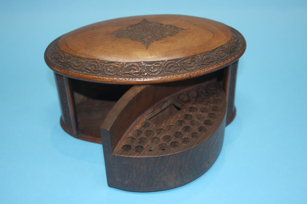 An oval shaped wooden cigarette box - Image 2 of 2