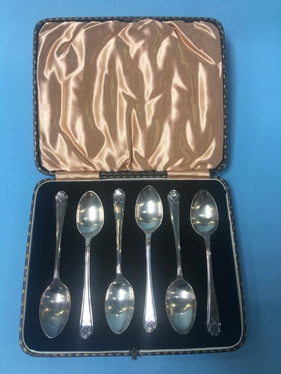 Cased set of six Golfing tea spoons