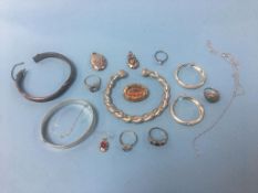 Assorted silver jewellery