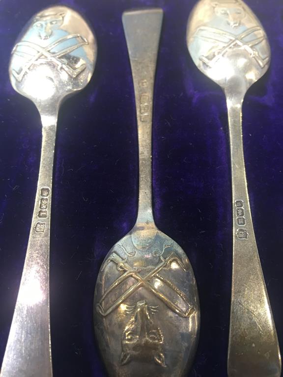 Cased set of six silver spoons, decorated with fox masks and riding crops - Image 2 of 3