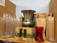 Quantity of flower vases