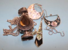 Quantity of '925' silver jewellery