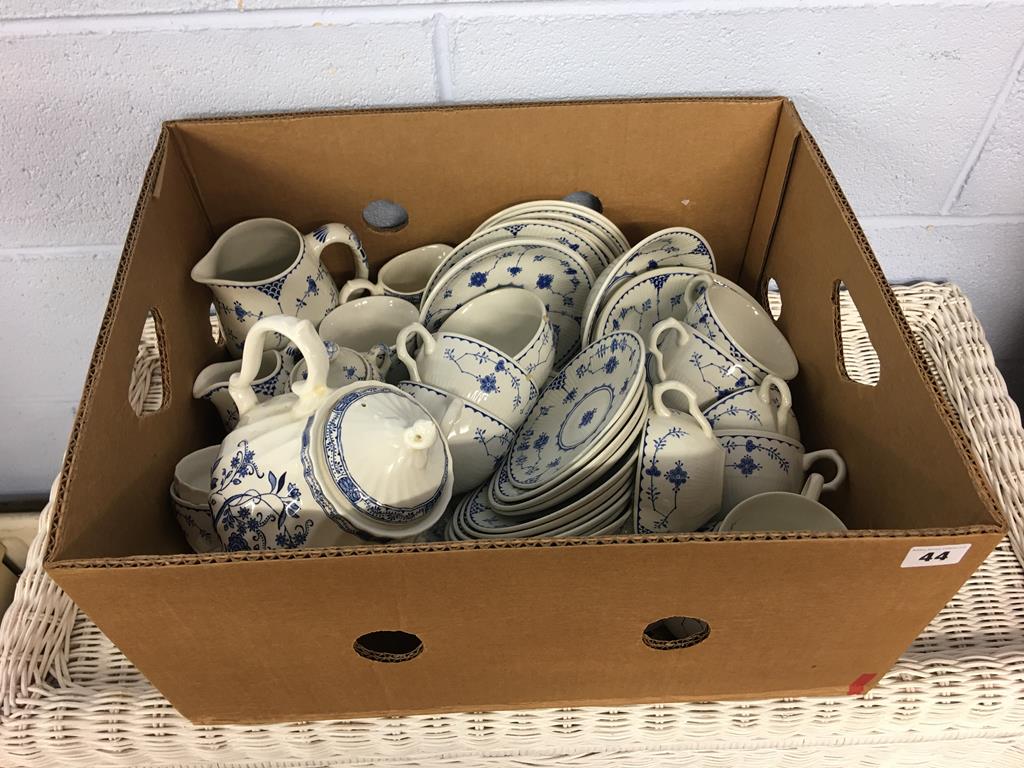 Quantity of 'Denmark' pattern china etc.