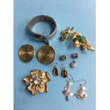 Various costume jewellery