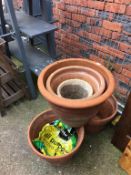 Quantity of terracotta plant pots