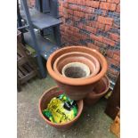 Quantity of terracotta plant pots