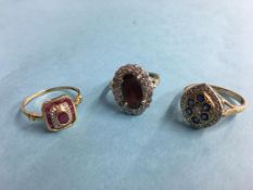 Three 9ct gold dress rings, total 9.5g