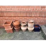 Quantity of garden planters