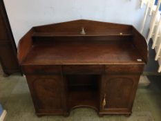 Victorian mahogany dressing table