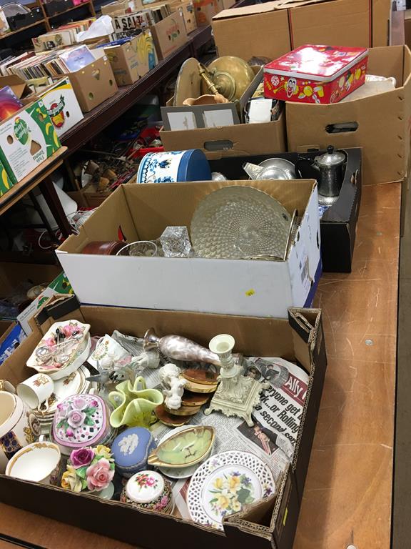 Five boxes assorted including Plumbs curtains, glassware etc.