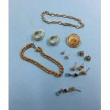 Quantity of yellow metal jewellery