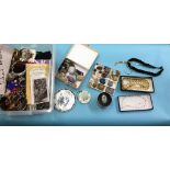 Large quantity of costume jewellery