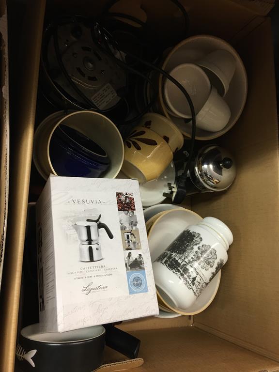 Two boxes of assorted bowls, juicer etc. - Image 5 of 5