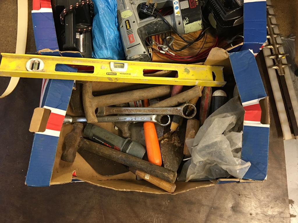 Four boxes of tools, a vice and a petrol hedge trimmer. Contactless collection is strictly by - Image 5 of 6