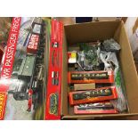 Hornby carriages, accessories and boxed Hornby 'GWR Passenger Freight' set