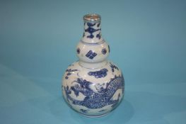 Blue and white gourd dragon vase 16.5 cm height