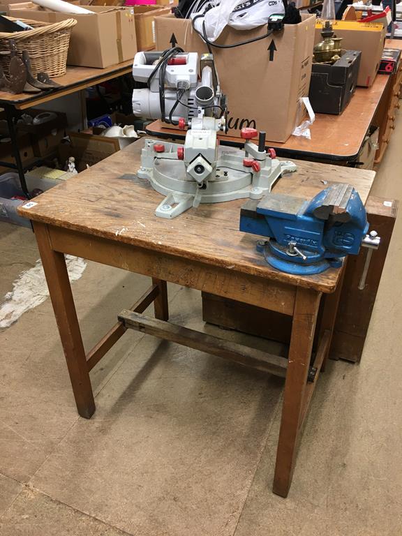 Worktop mounted with a chop saw and a vice