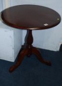 Reproduction mahogany tripod table, 60cm in diameter