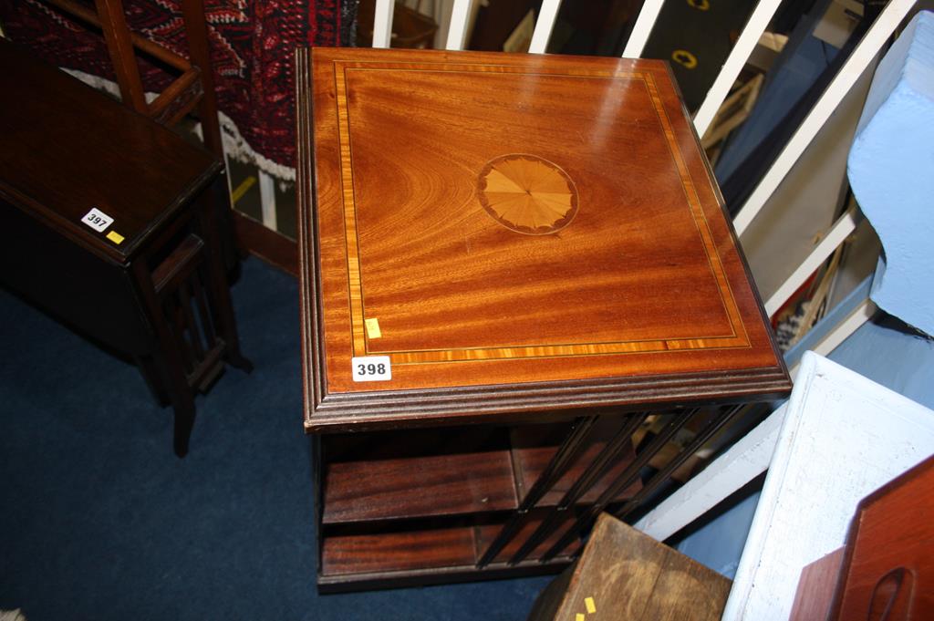 Reproduction mahogany revolving bookcase, 45cm wide - Image 2 of 2