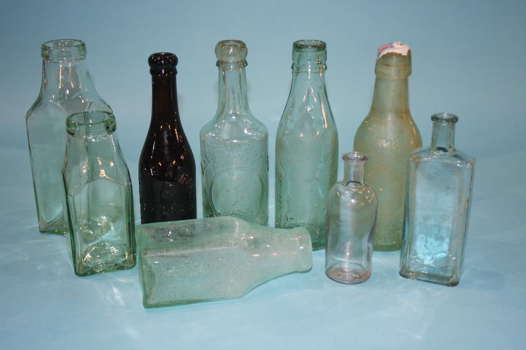 Collection of glass bottles - Image 3 of 4