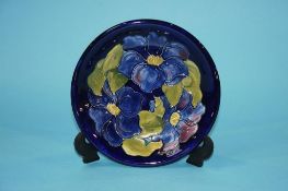 Moorcroft charger 21.5 cm diameter